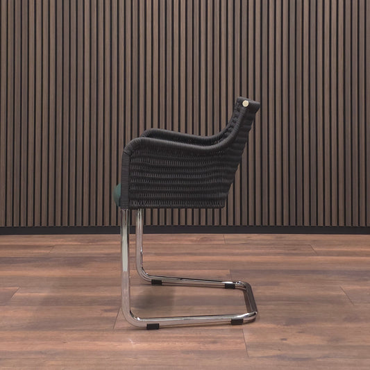 TECTA D 23 | Kragstuhl Schwarz Stoffsitz Grün | Freischwinger Stuhl Armlehnstuhl