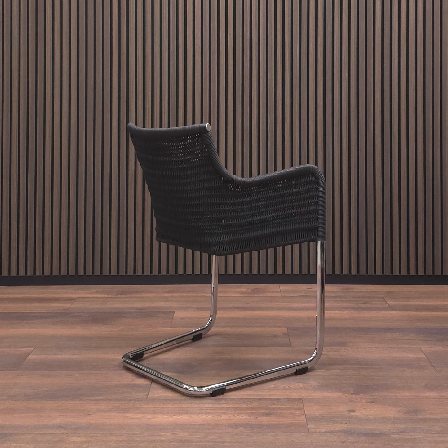 TECTA D 23 | Kragstuhl Schwarz Stoffsitz Grün | Freischwinger Stuhl Armlehnstuhl