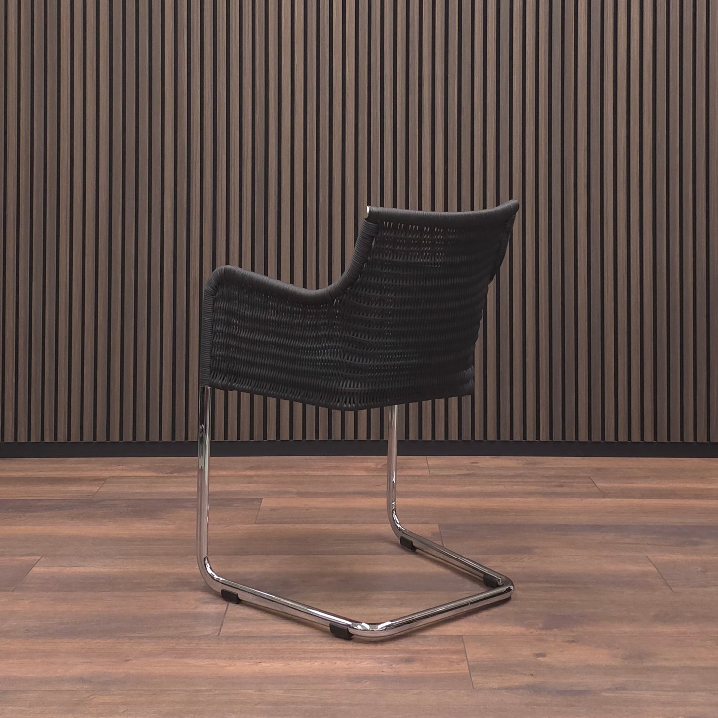 TECTA D 23 | Kragstuhl Schwarz Stoffsitz Grün | Freischwinger Stuhl Armlehnstuhl