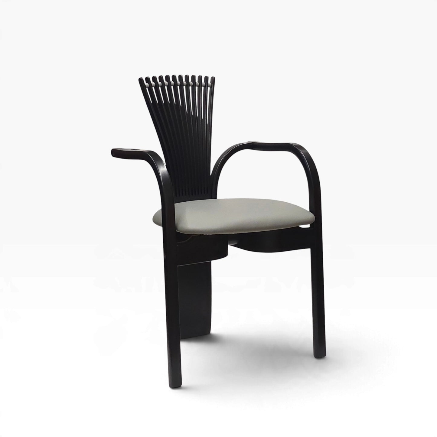 Westnofa | Totem | Torstein Nilsen | Memphis Design Stuhl mit Armlehnen | 80er
