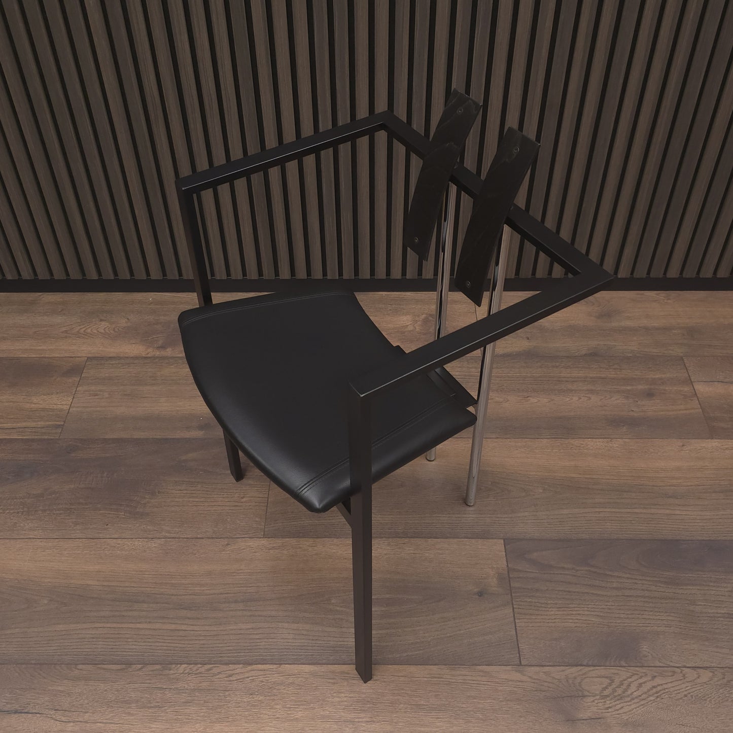 KFF | TRIX | 1 von 2 | Leder Sitz | Memphis Design Pop Art Stuhl | Bauhaus Stil