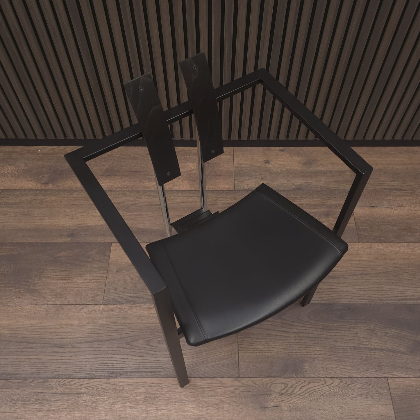 KFF | TRIX | 1 von 2 | Leder Sitz | Memphis Design Pop Art Stuhl | Bauhaus Stil