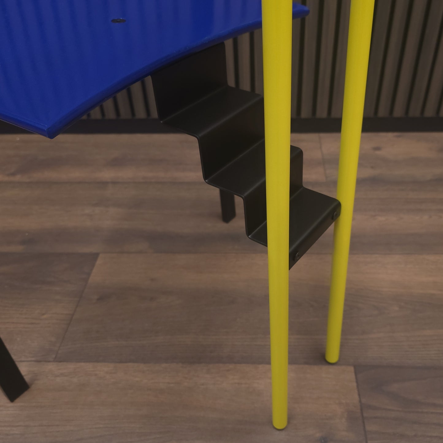 KFF | TRIX | Red & Blue Chair | Memphis Design Pop Art Stuhl | Bauhaus Stil